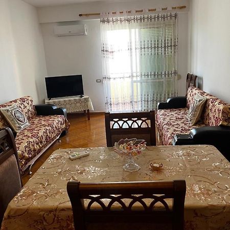Appartamento Incantevole Con Posto Auto Privato Vlorë Exterior foto