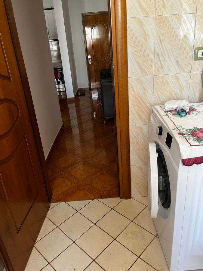 Appartamento Incantevole Con Posto Auto Privato Vlorë Exterior foto