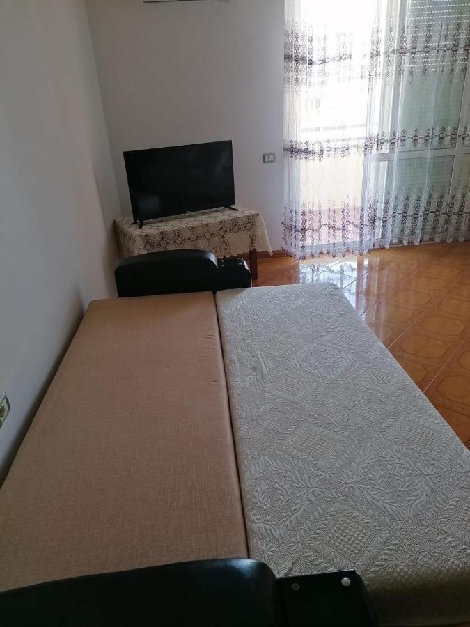 Appartamento Incantevole Con Posto Auto Privato Vlorë Exterior foto
