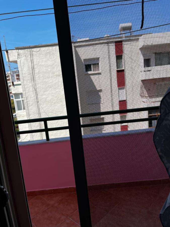 Appartamento Incantevole Con Posto Auto Privato Vlorë Exterior foto