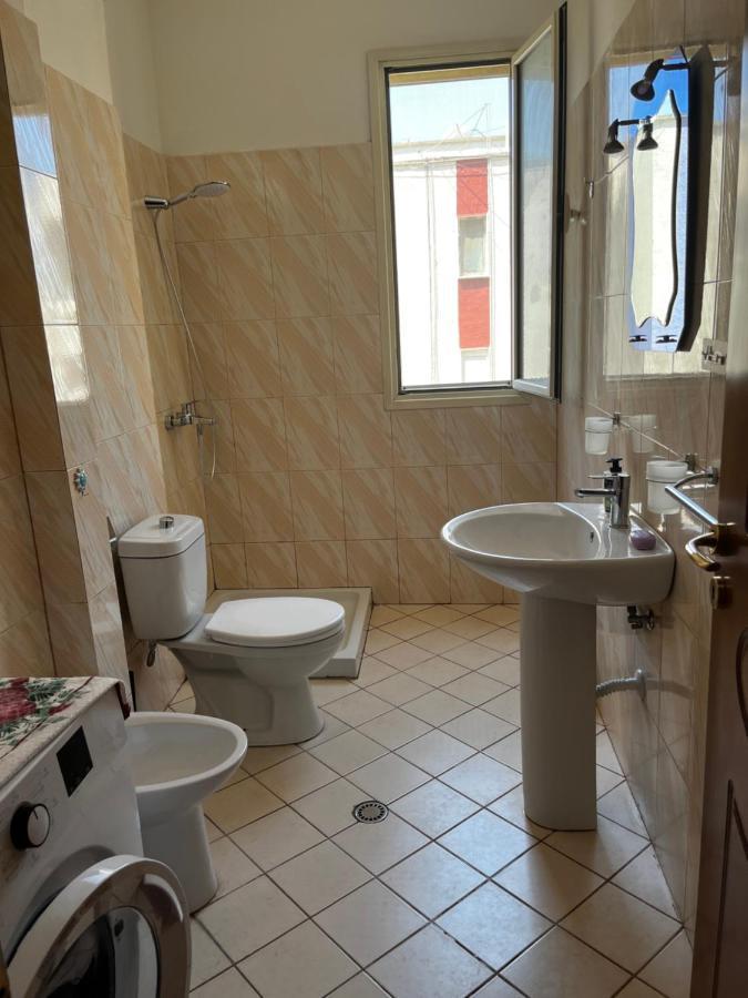 Appartamento Incantevole Con Posto Auto Privato Vlorë Exterior foto