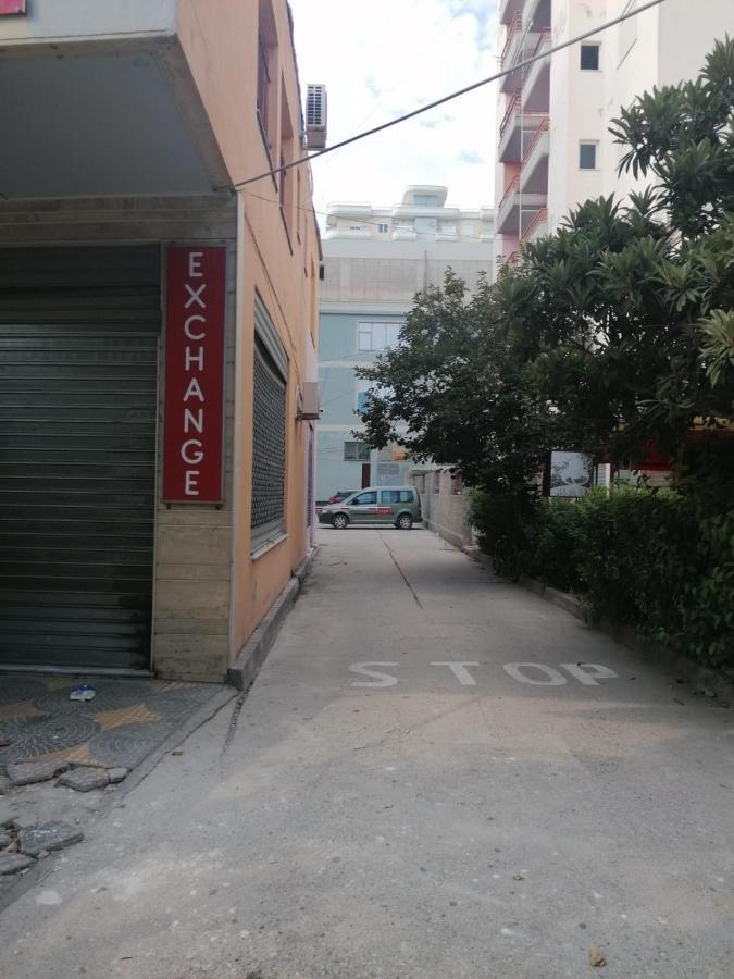 Appartamento Incantevole Con Posto Auto Privato Vlorë Exterior foto
